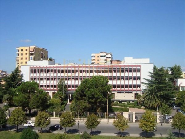 Tirane, shitet dyqan Kati 0, 70 m² 270.000 € (Atsh, Tirana, Albania)