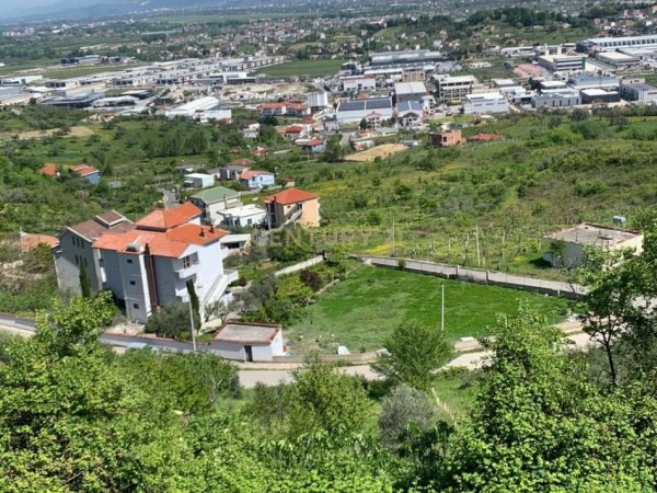 Tirane, shitet , 700 m² 56.000 € (Kashar)