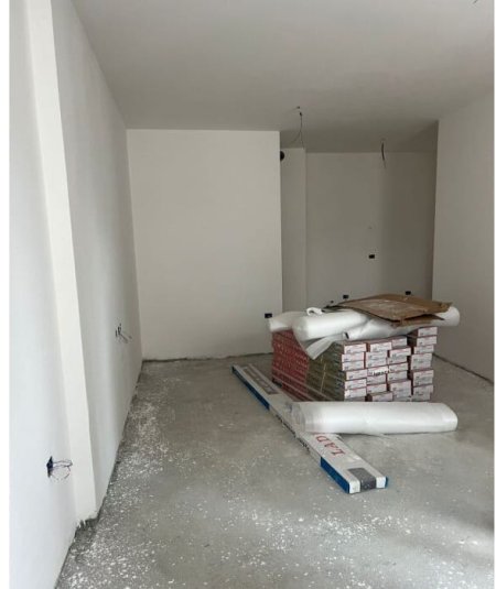 Shitet apartament 2+1+Post Parkimi 270.000 € (Kafe flora)