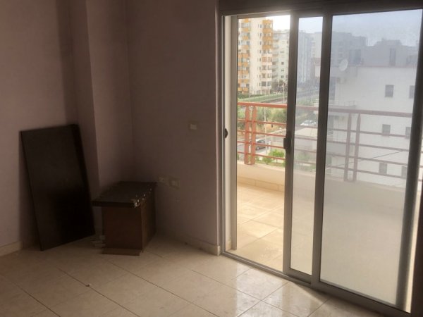 Durres, shitet apartament 1+1+Ballkon Kati 3, 65 m² 72.000 € (Shkembi i Kavajes)