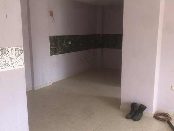 Durres, shitet apartament 1+1+Ballkon Kati 3, 65 m² 72.000 € (Shkembi i Kavajes)