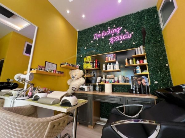 Tirane, shes Qender Estetike 6.000 €