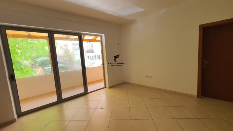 Tirane, jepet me qera apartament 1+1 Kati 1, 75 m² 350 € (ASTIR)
