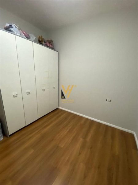 Tirane, jepet me qera apartament 2+1+Ballkon Kati 1, 79 m² 600 € (RRUGA E DIBRES)