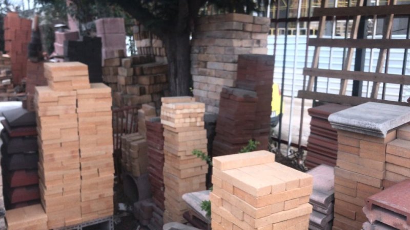 Tirane, shes Tulla shamat, Tulla xhami 10 €