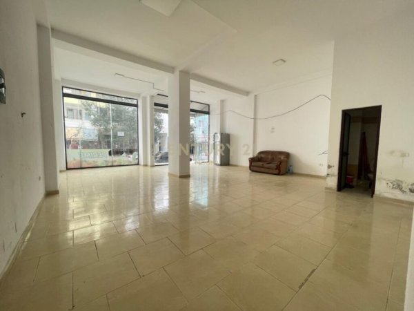 Tirane, shes ambjent biznesi , 74 m² 110.000 € (Yzberish)