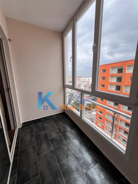Tirane, shes apartament 1+1+Ballkon Kati 8, 84 m² 113.000 € (Yzberish)