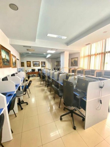Tirane, shitet ambjent biznesi Kati 0, 217 m² 600.000 € (Ambasada Amerikane, Tirana, Albania)