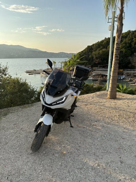 Tirane, shitet Tourer Honda Nt 1100, viti 2023, 7,000 Km, e bardhë, 18.001 €, Blere me zero Km tek Honda