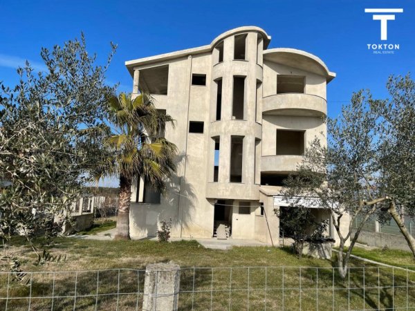 Kavaje, shitet Godine , 480 m² 280.000 € (Qerret) TT 1056