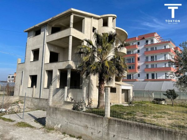 Kavaje, shitet Godine , 480 m² 280.000 € (Qerret) TT 1056