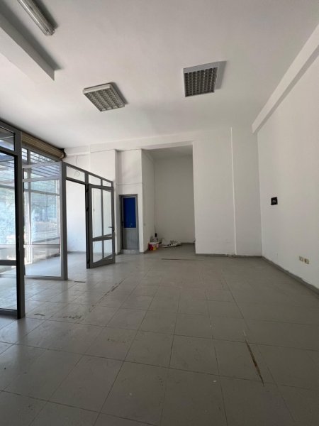 Tirane, shitet ambjent biznesi , 52 m² (Astir) TT 1037