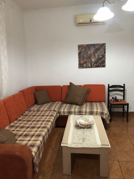 Tirane, jepet me qera , 60 m² (Komuna e parisit)