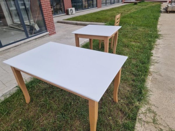Tirane, shes Shiten Tavolina dhe karrige ( set) per restorante