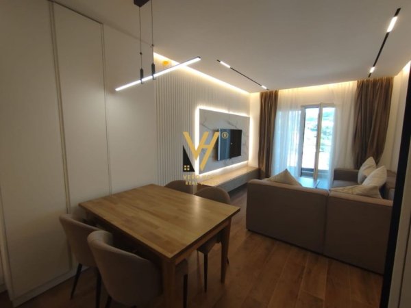 Tirane, jepet me qera apartament 1+1+Ballkon Kati 6, 72 m² 800 € (KODRA E DIELLIT)