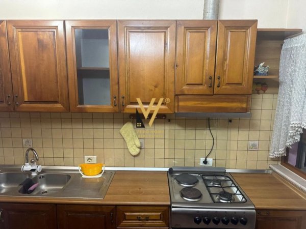 Tirane, jepet me qera apartament 2+1+Ballkon Kati 3, 120 m² 500 € (DON BOSKO)