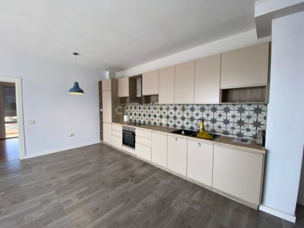 Tirane, shitet apartament 2+1+Aneks+Ballkon Kati 5, 160 m² 250.000 € (Xhamlliku)