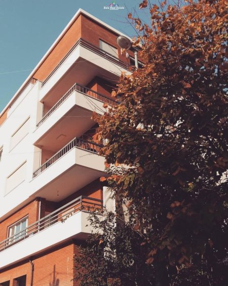 Tirane, shes dyqan Kati 0, 55 m² 110.000 € (ALI DEMI)