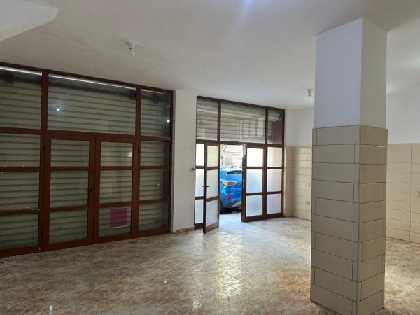 Tirane, shitet ambjent biznesi Kati 0, 92 m² 120.000 € (Ali Demi)