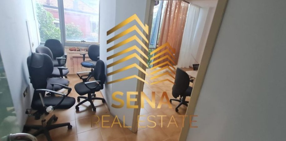 Tirane, shitet ambjent biznesi Kati 2, 38 m² 63.000 € (Xhamllik)