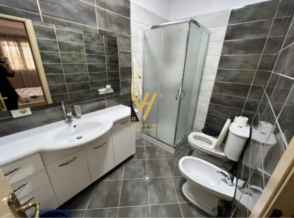 Tirane, jepet me qera apartament 2+1+Ballkon Kati 3, 97 m² 480 € (YZBERISHT)