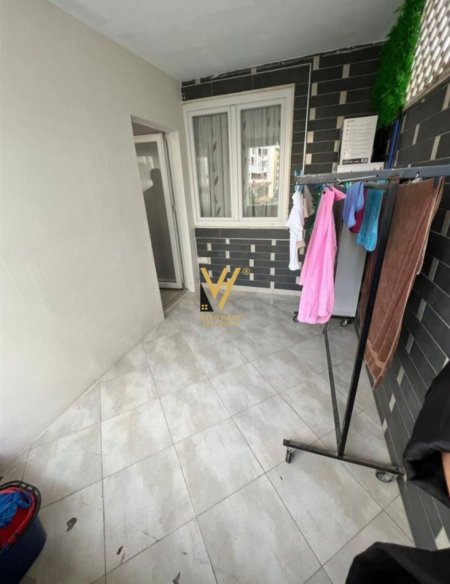 Tirane, jepet me qera apartament 2+1+Ballkon Kati 3, 97 m² 480 € (YZBERISHT)