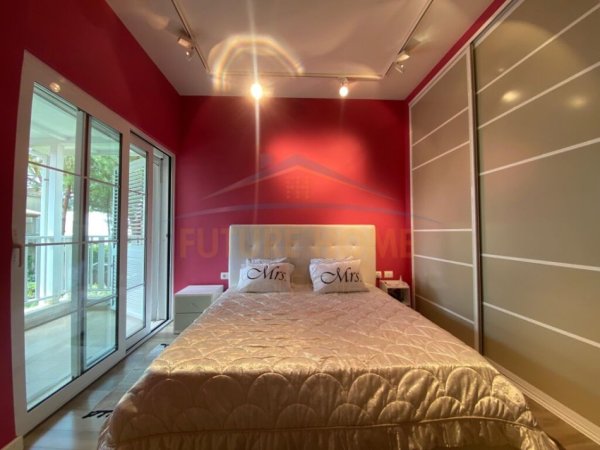 Durres, shitet Vile 3+1+Aneks+Ballkon Kati 1, 745 m² 580.000 € (GJIRI I LALZIT)