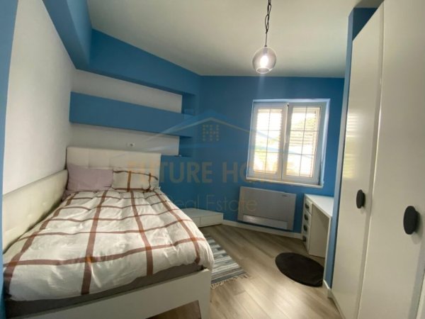 Durres, shitet Vile 3+1+Aneks+Ballkon Kati 1, 745 m² 580.000 € (GJIRI I LALZIT)