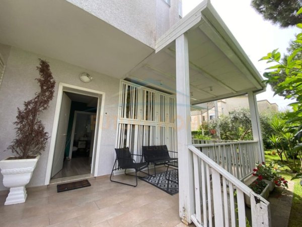 Durres, shitet Vile 3+1+Aneks+Ballkon Kati 1, 745 m² 580.000 € (GJIRI I LALZIT)