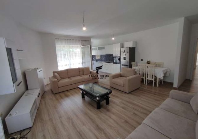 Tirane, shitet apartament 3+1+Ballkon Kati 1, 148 m² 115.000 € (FRESKU)