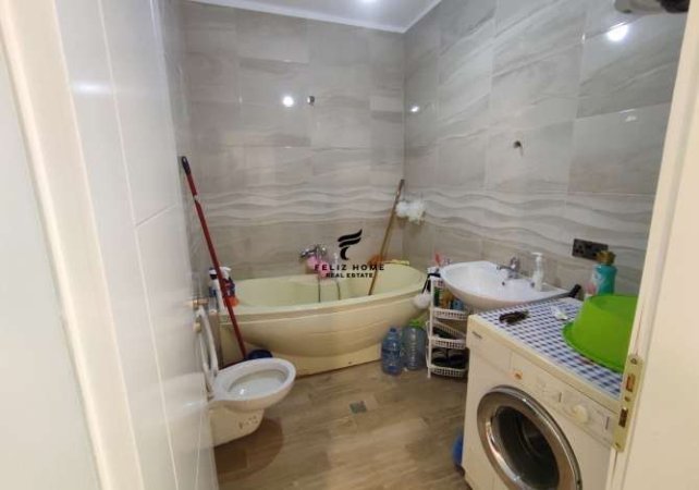Tirane, shitet apartament 3+1+Ballkon Kati 1, 148 m² 115.000 € (FRESKU)