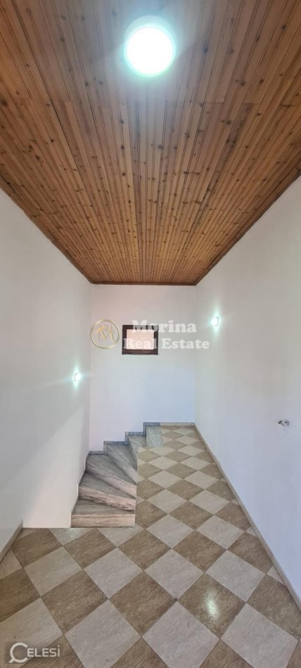 Tirane, jepet me qera Vile 4+1 Kati 1, 260 m² 1.900 € (Rruga Fortuzi)