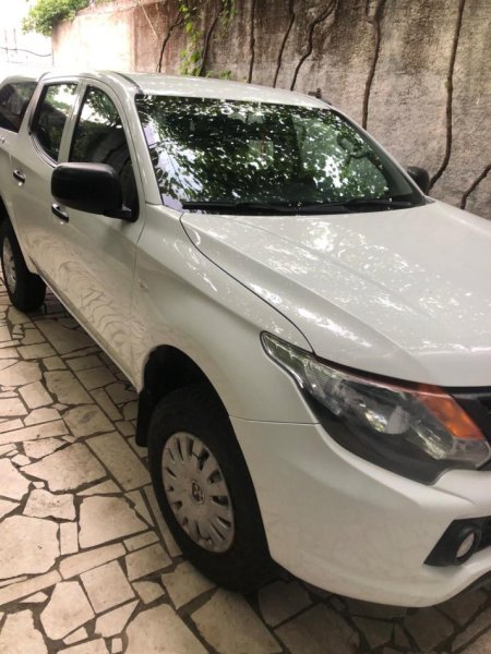 Tirane, shes Pick-Up Mitsubishi L200 Nafte, e bardhë manuale Klima 2 km 17 €