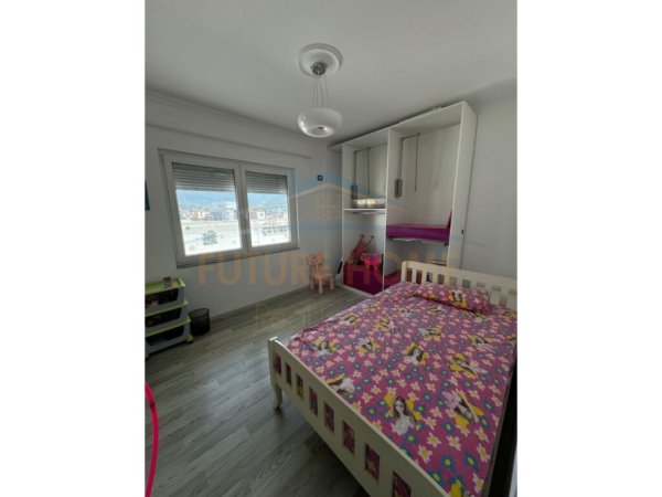 Tirane, jepet me qera apartament 3+1+Ballkon Kati 9, 300 m² 1.500 € (SELVIA)