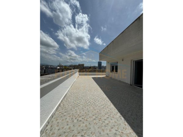 Tirane, jepet me qera apartament 3+1+Ballkon Kati 9, 300 m² 1.500 € (SELVIA)