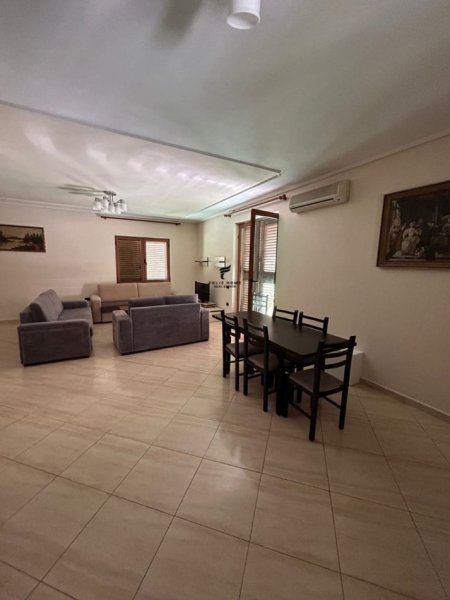 Tirane, jepet me qera apartament 3+1 Kati 2, 145 m² 500 € (VILAT GJERMANE)