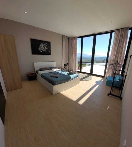 Tirane, shitet apartament 5+1 Kati 2, 3.250 m² 850.000 € (VORE)