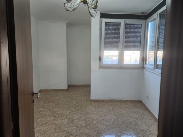 Tirane, shitet apartament 2+1 Kati 3, 102 m² 112.000 € (Yzberisht)