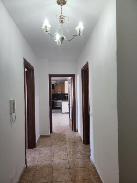 Tirane, shitet apartament 2+1 Kati 3, 102 m² 112.000 € (Yzberisht)
