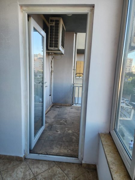 Tirane, shitet apartament 2+1 Kati 3, 102 m² 112.000 € (Yzberisht)