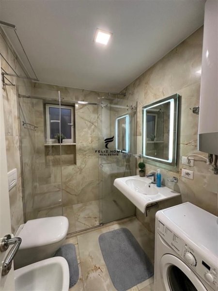Tirane, jepet me qera apartament 1+1+Ballkon Kati 2, 70 m² 550 € (VASIL SHANTO)