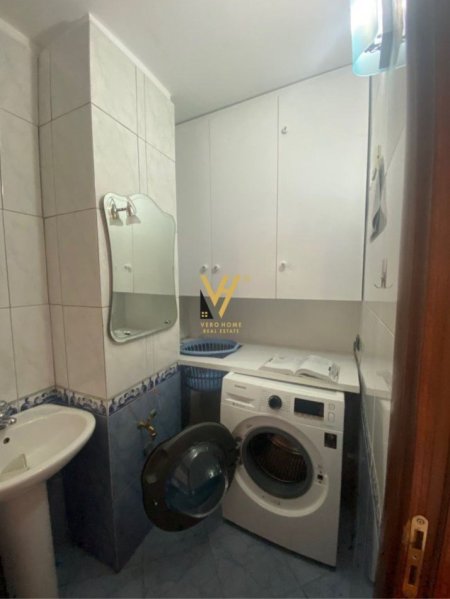 Tirane, jepet me qera apartament 2+1+2+Ballkon Kati 6, 100 m² 700 € (PERBALL DELIJORGJI)