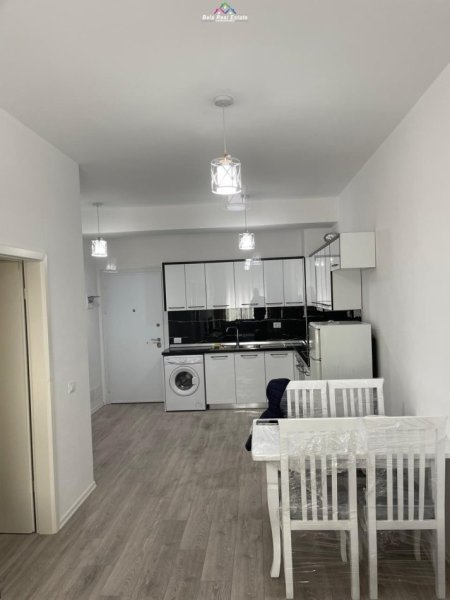 Tirane, shes apartament 1+1+Ballkon Kati 3, 60 m² 98.000 € (ali demi)