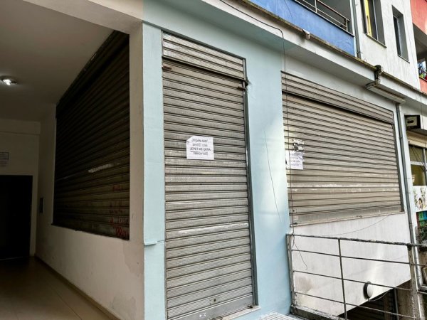 Tirane, shes dyqan Kati 0, 50 m² 59.000 € (Yzberisht, Joklin Persi)
