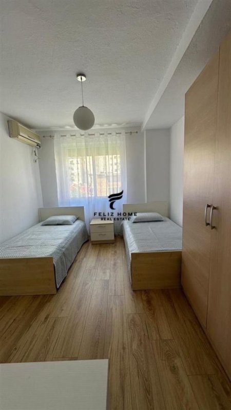 Tirane, jepet me qera apartament 2+1 Kati 2, 100 m² 700 € (BLLOKU)
