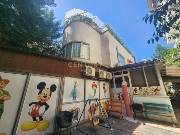 Tirane, shes Godine Multifunksionale , 900 m² 1.650.000 € (Kopshti Botanik Zoologjik)