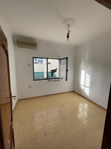 Tirane, shitet apartament 3+1+Ballkon , 150 m² 225.000 € (SELITE)