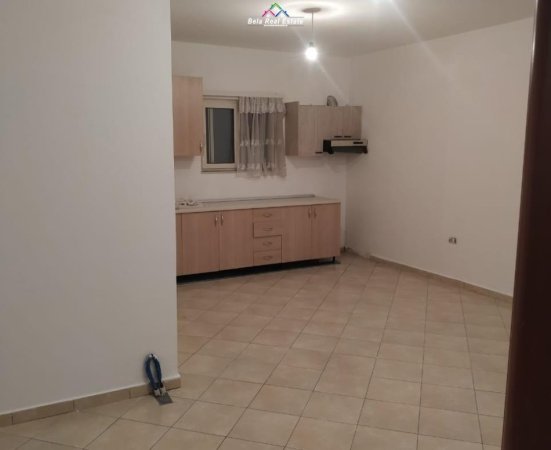 Tirane, shes apartament 2+1 Kati 6, 120 m² 160.000 € (YZBERISHT)