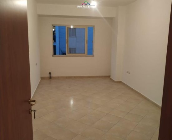 Tirane, shes apartament 2+1 Kati 6, 120 m² 160.000 € (YZBERISHT)