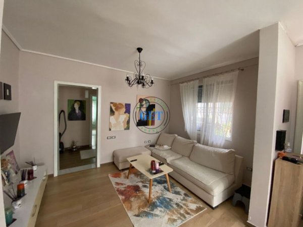 Durres, shitet apartament 2+1+Ballkon Kati 1, 118 m² 130.000 € (Ish Rajoni)